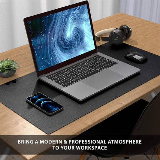Giovara Desk Mat